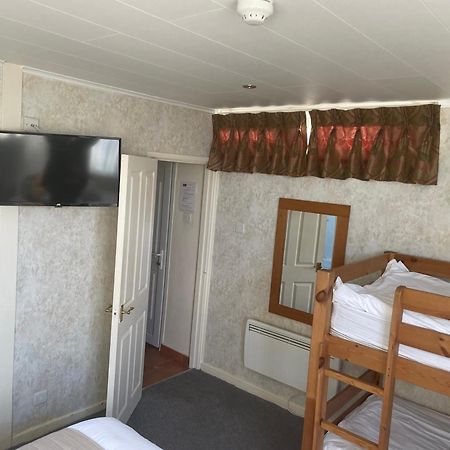 The Dog & Partridge Country Inn アッシュボーン エクステリア 写真