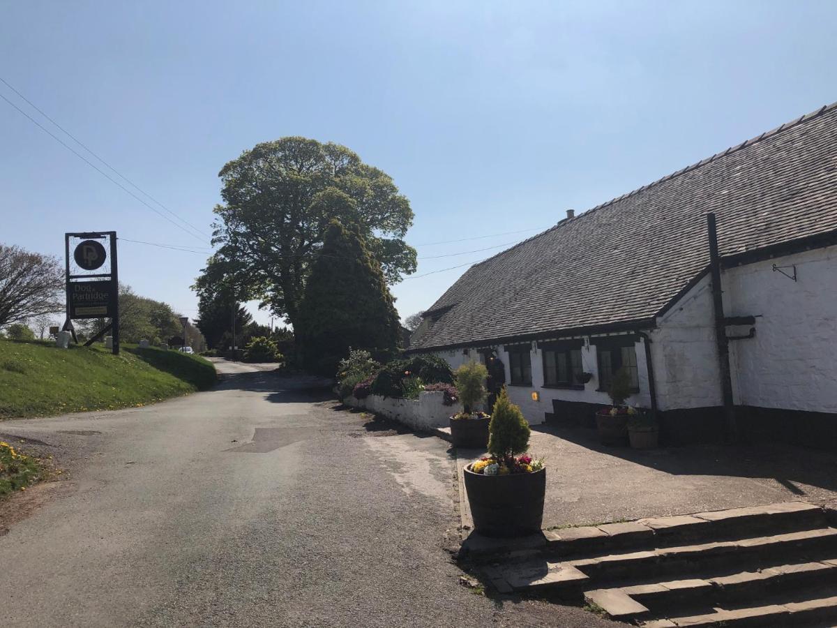 The Dog & Partridge Country Inn アッシュボーン エクステリア 写真