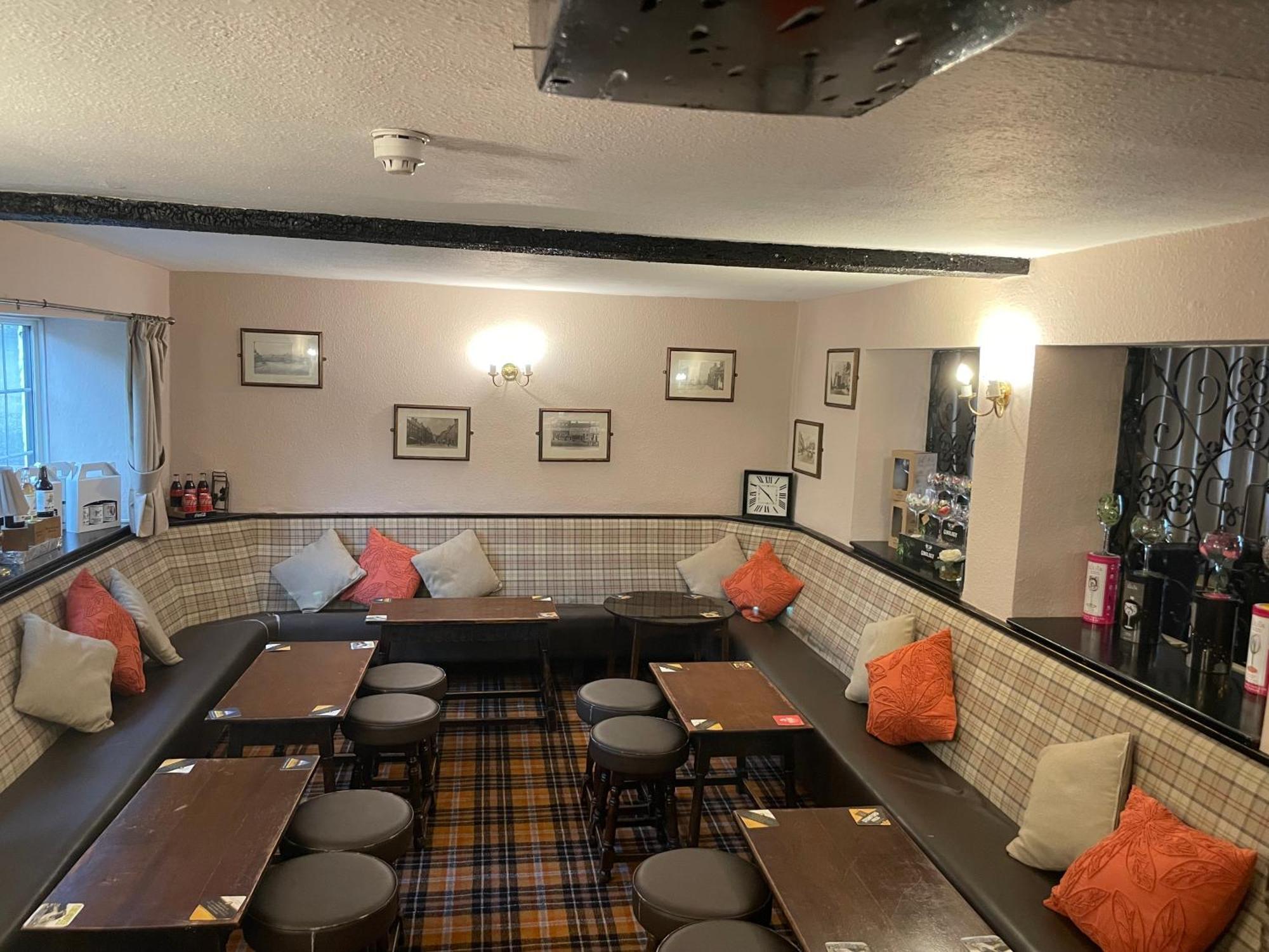 The Dog & Partridge Country Inn アッシュボーン エクステリア 写真