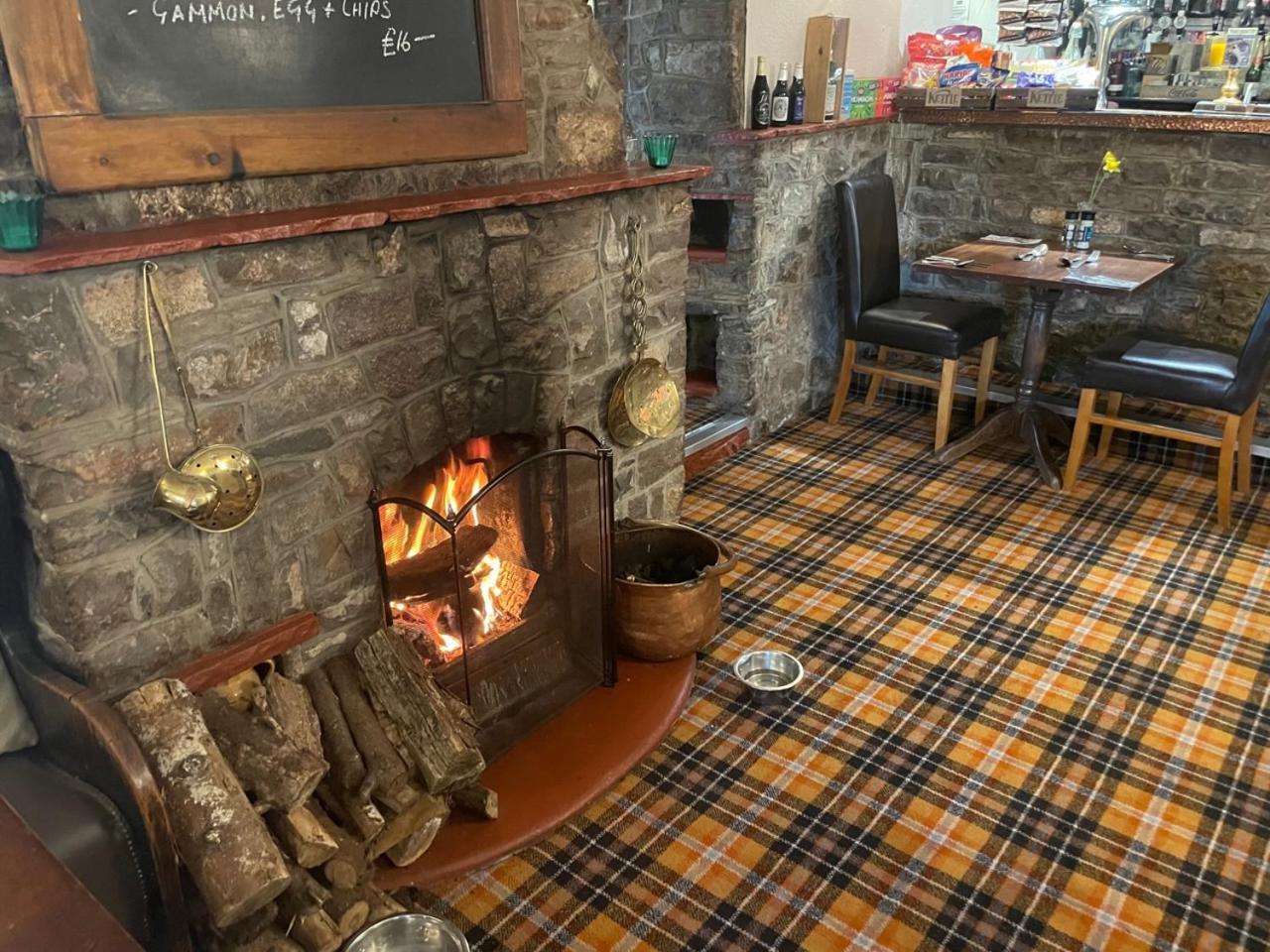 The Dog & Partridge Country Inn アッシュボーン エクステリア 写真