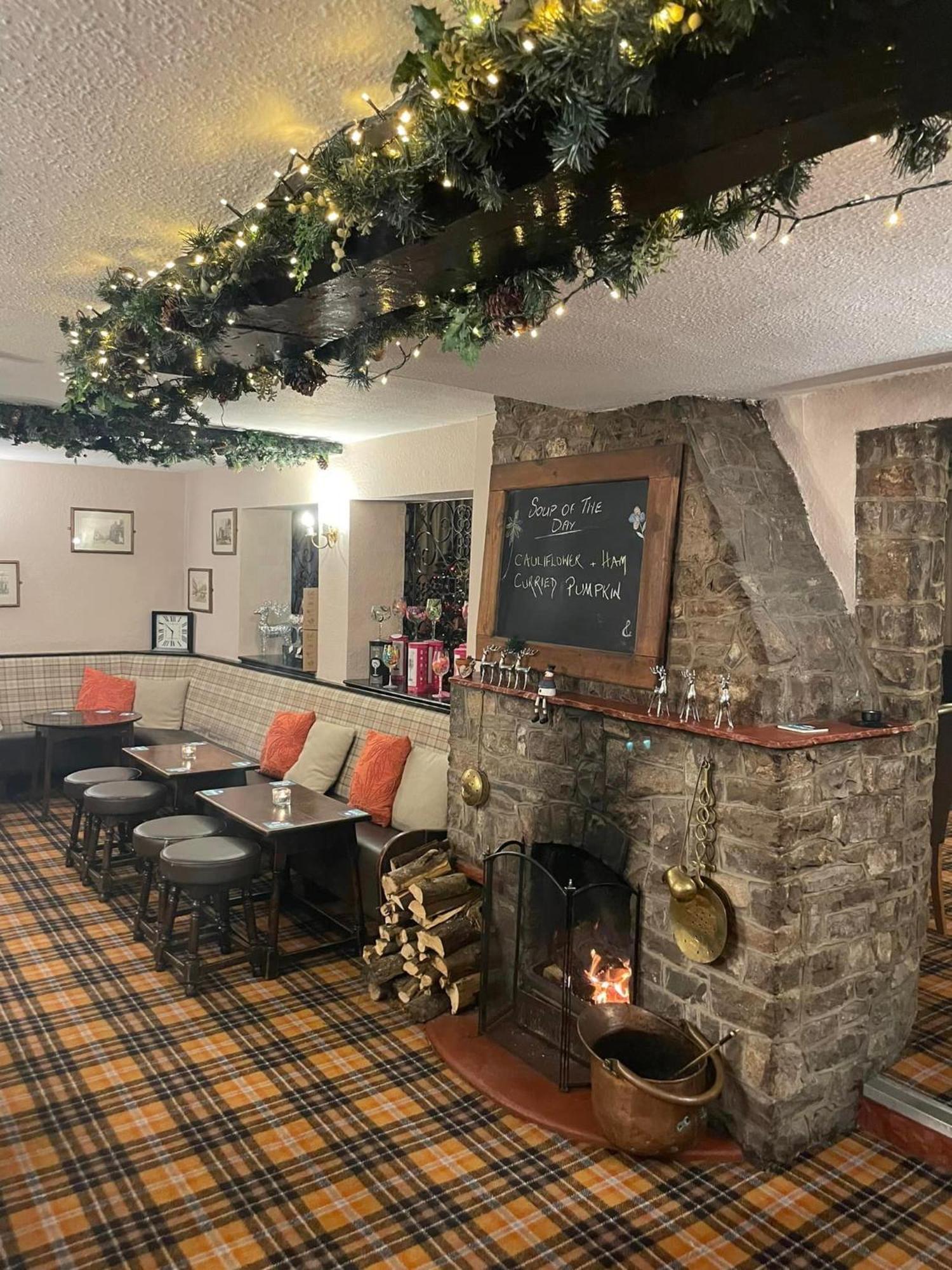 The Dog & Partridge Country Inn アッシュボーン エクステリア 写真