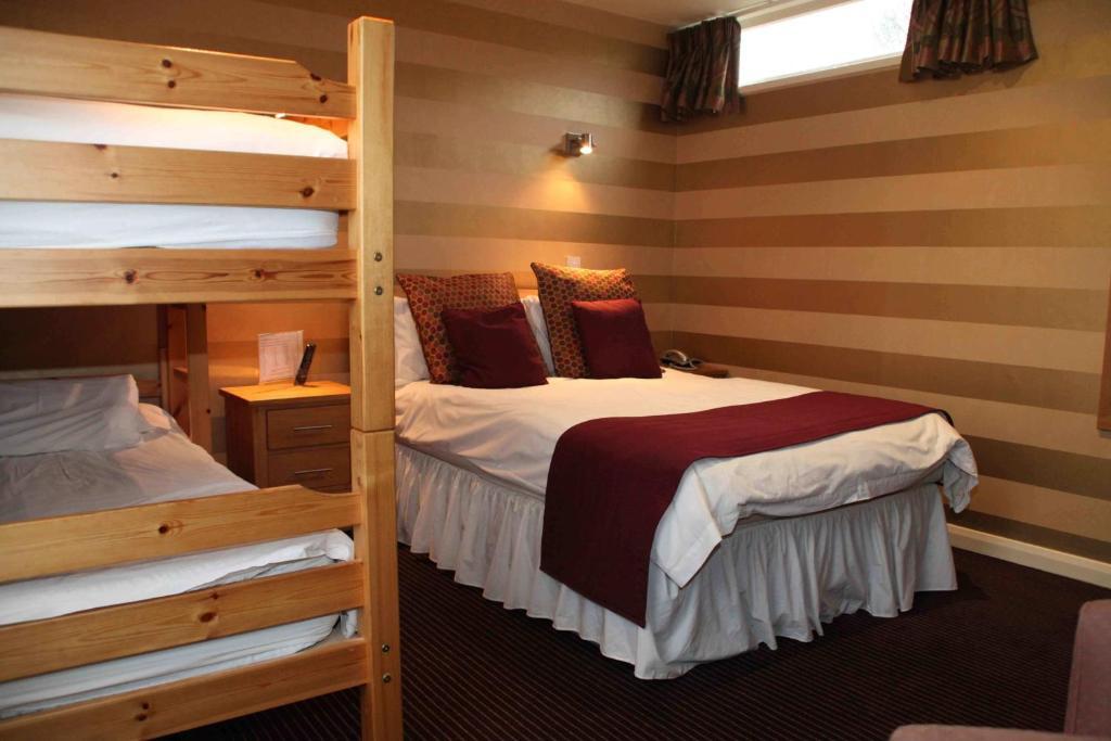 The Dog & Partridge Country Inn アッシュボーン 部屋 写真