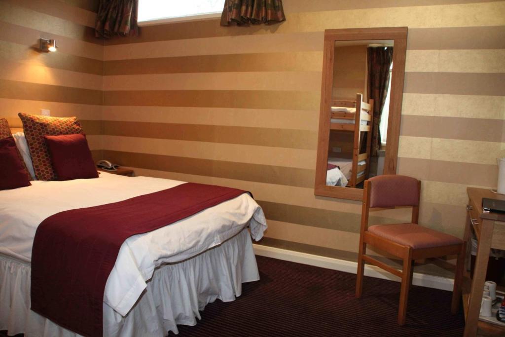 The Dog & Partridge Country Inn アッシュボーン 部屋 写真